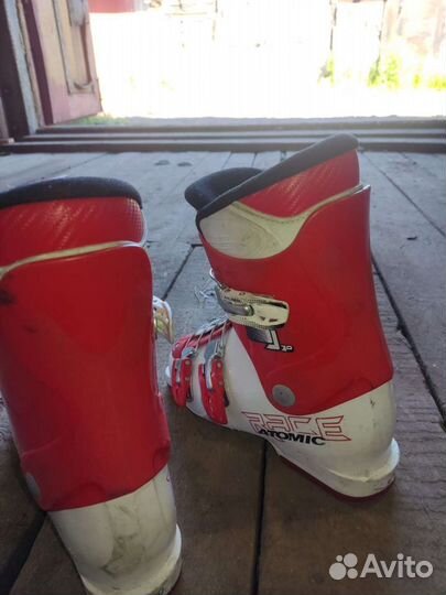 Горнолыжные ботинки atomic