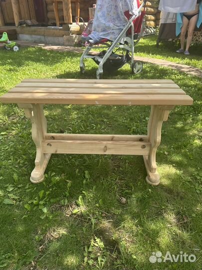 Скамейка деревянная