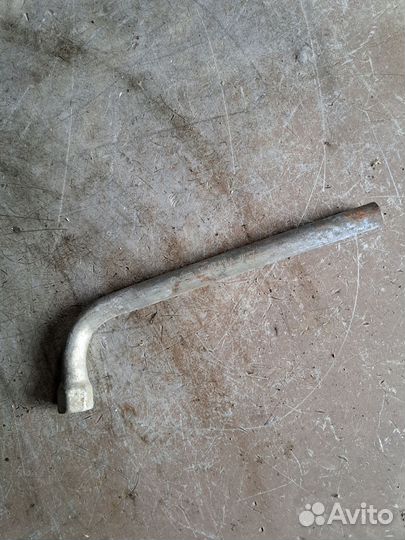 Ключ баллонный Audi A6 C6