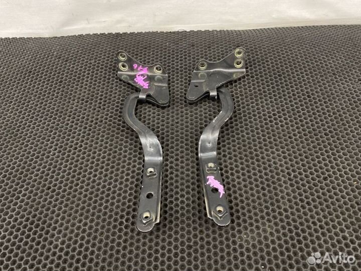 Петли капота Mercedes-Benz V-Class W639 112.951