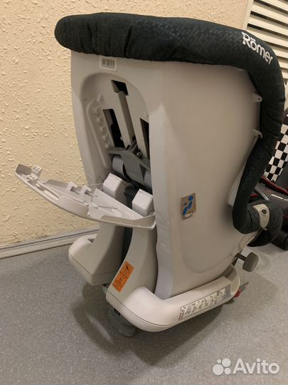 Автокресло против хода движения MaxFix Black Romer