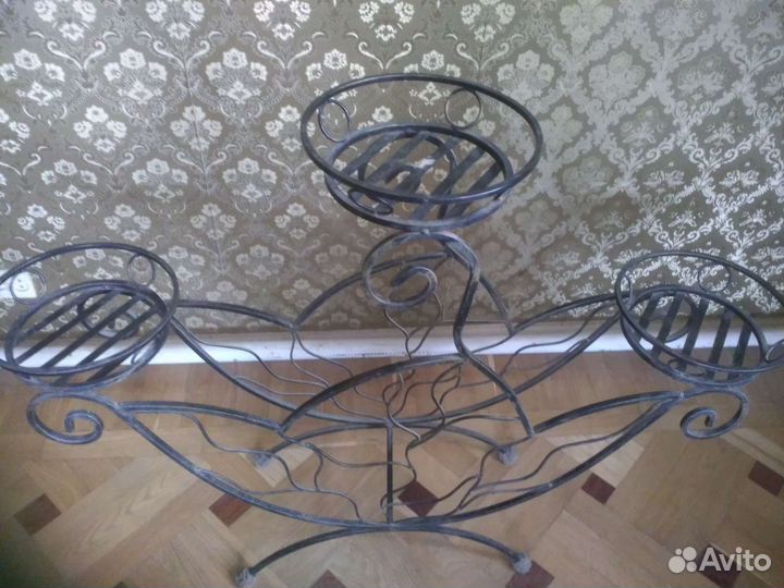 Подставка под цветы