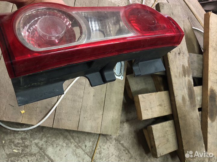 Задний стоп сигнал лада ларгус левый