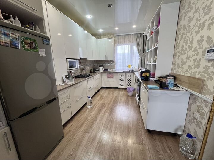 Коттедж 230 м² на участке 4 сот.