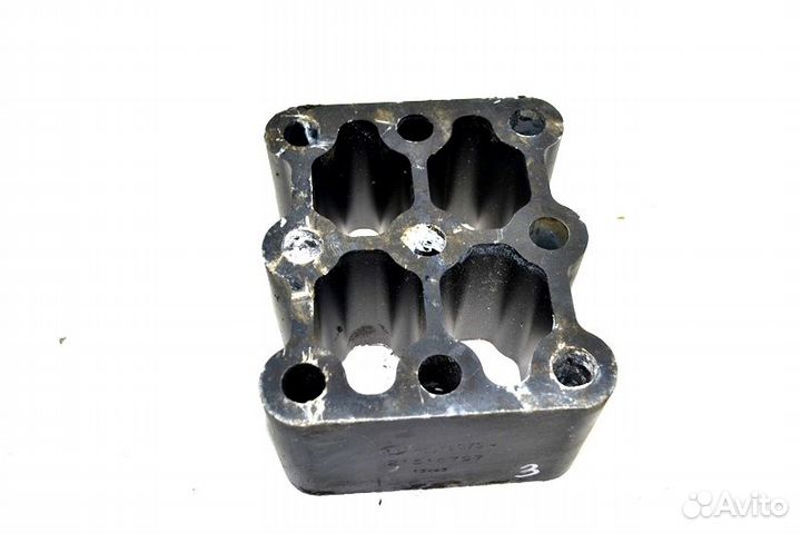 Кронштейн траверсы рамы volvo FH (01.12)