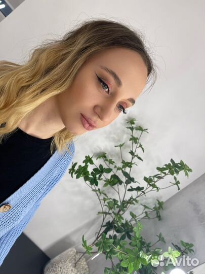 Модель на макияж