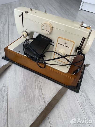 Швейная машина Чайка 132м
