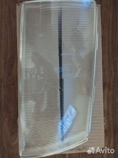 VW Transporter Т4 /Caravelle 96-03 стекло фары