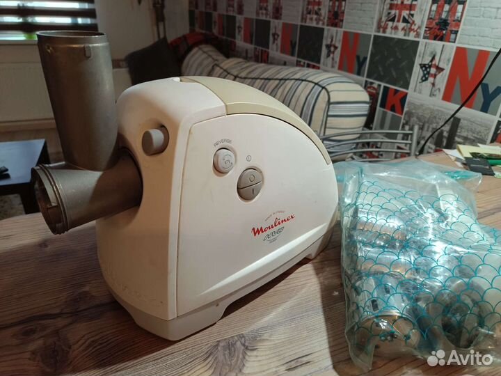 Мясорубка электрическая moulinex HV-8