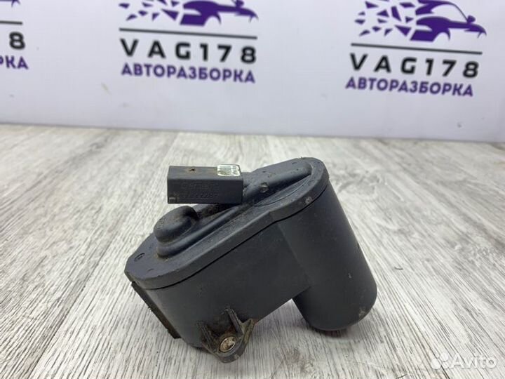 Моторчик стояночного тормоза Volkswagen Passat B6