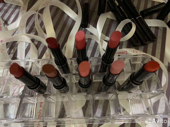 Avon: Губная помада 