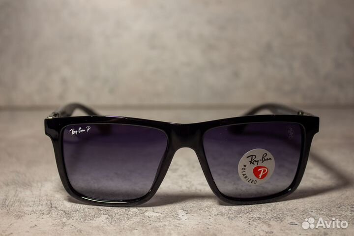 Солнцезащитные очки Ray Ban