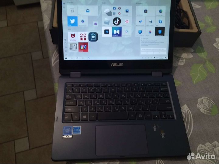 Ноутбук asus