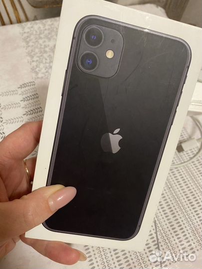 iPhone 11, 64 ГБ