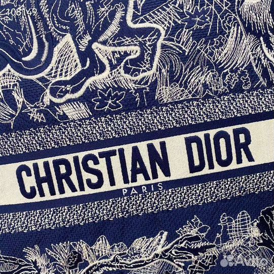 Подушка Декоративные подушки с вышивкой dior