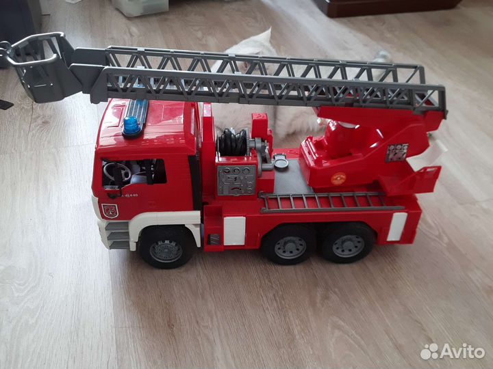 Пожарная машина bruder