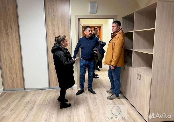 Зеркальный шкаф