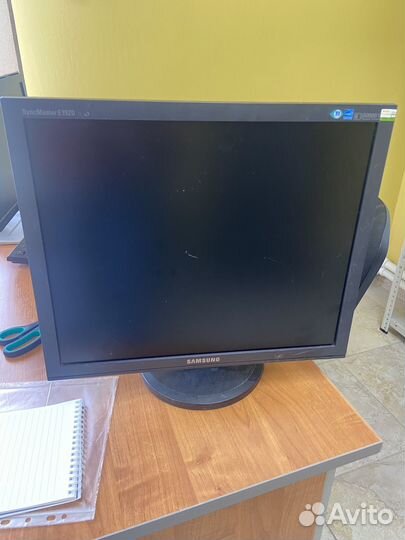 Монитор 19 дюймов