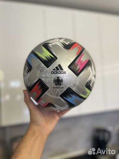 Футбольный мяч adidas euro 2020