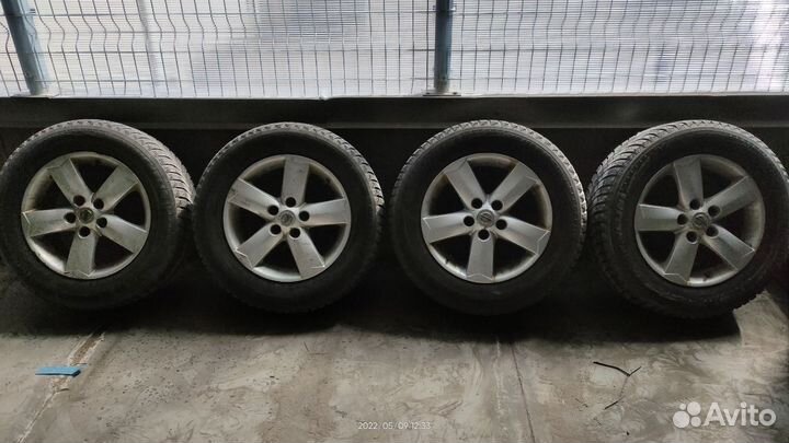 Комплект колес 215/65 R16 Michelin Nissan