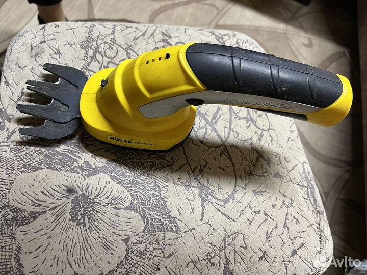 Кусторез аккумуляторный