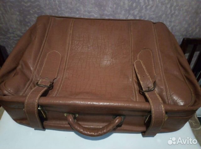 Чемодан советских времен. кожа