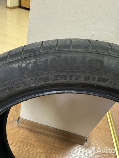 Kumho Ecsta HS52 215/45 R17 91W