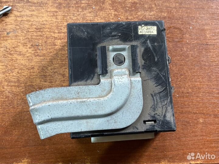 Блок управления дверьми Nissan March