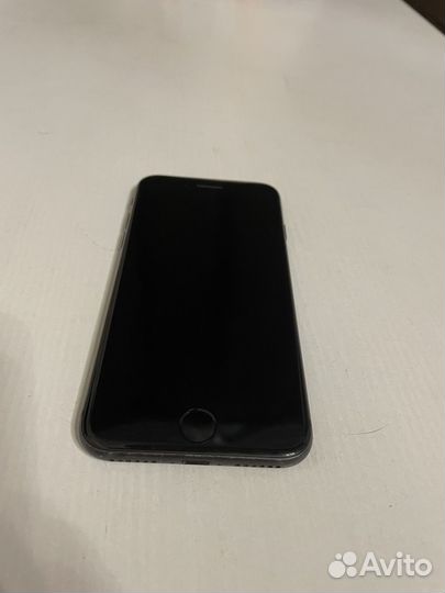 iPhone 8, 64 ГБ