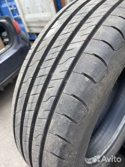 Bridgestone Blizzak LM-001 225/55 R17 97H