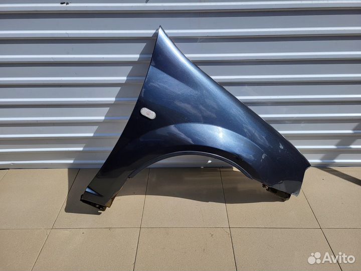 Крыло переднее правое Renault Logan