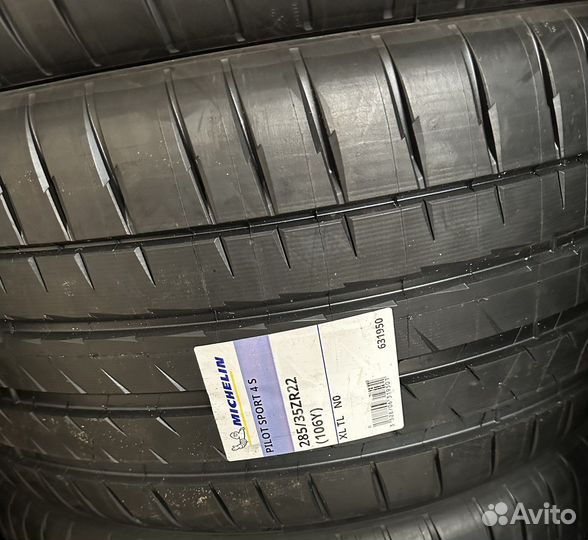 Michelin Pilot Sport 4 S 285/35 R22 и 315/30 R22