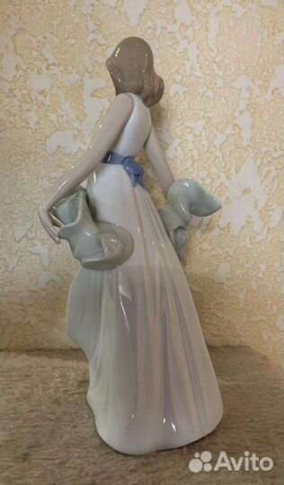 Фарфоровая статуэтка Nao Lladro