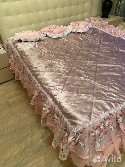 Покрывало, подушки, шторы, тюль, ламбрикен