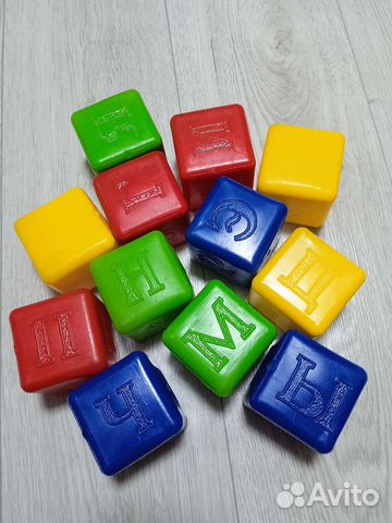 Кубики пластмассовые