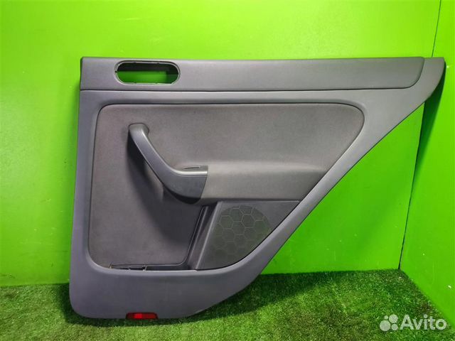 Обшивка двери задней правой volkswagen Golf Plus