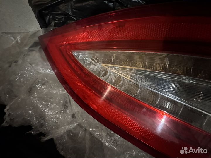 Фонарь задний левый на Cls w218