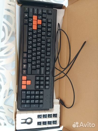 Игровая клавиатура и мышь a4tech