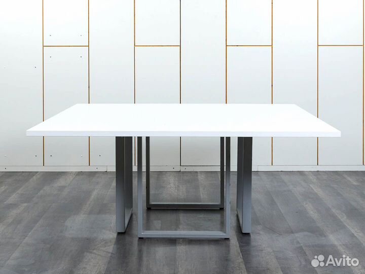 Стол в переговорную