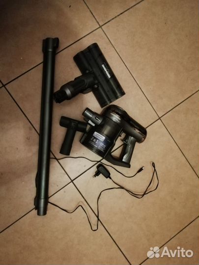 Пылесос Redmond RV-UR 374