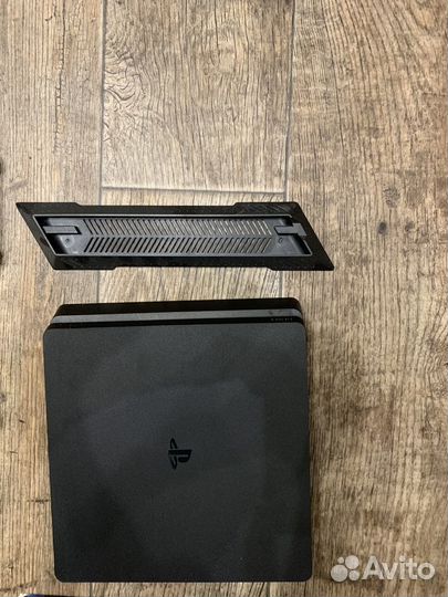Продам ps4 slim 1tb