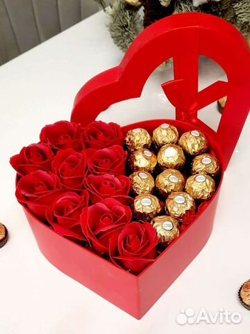 Сладкие букеты и наборы из конфет, цветов и орехов