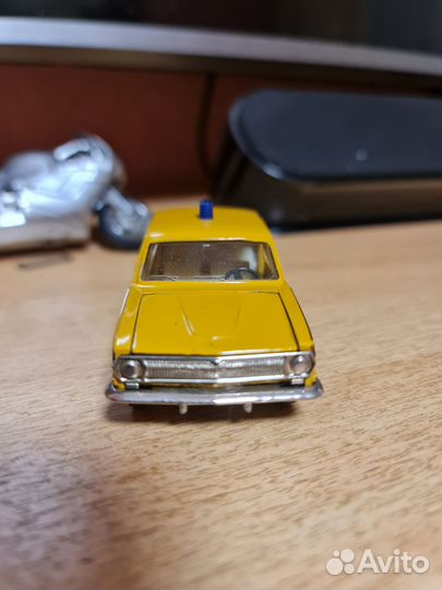 Модель автомобиля 1 43 Волга газ24 гаи