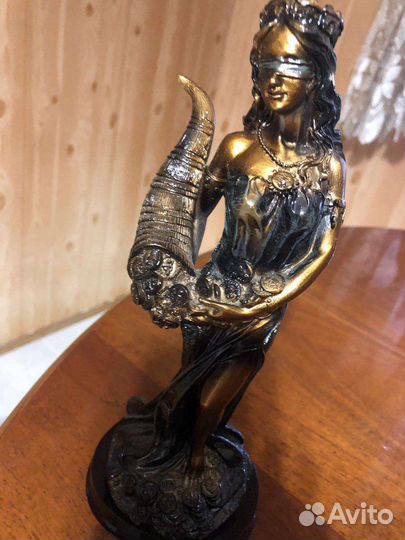 Статуэтка Фортуны