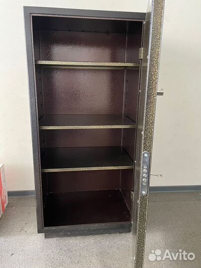 Сейф металлический