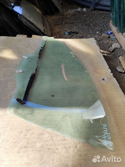 Стекло передней правой двери Chery Fora