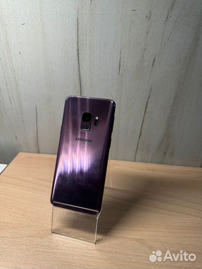 Samsung Galaxy S9, 4/64 ГБ