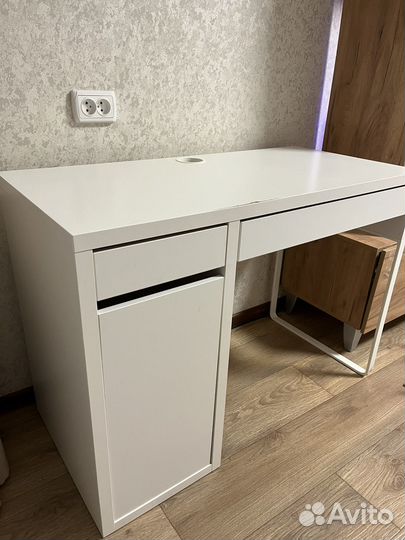 Письменный стол IKEA