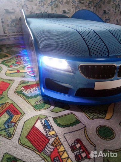 Детская кровать машина