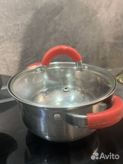 Кастрюли с крышками